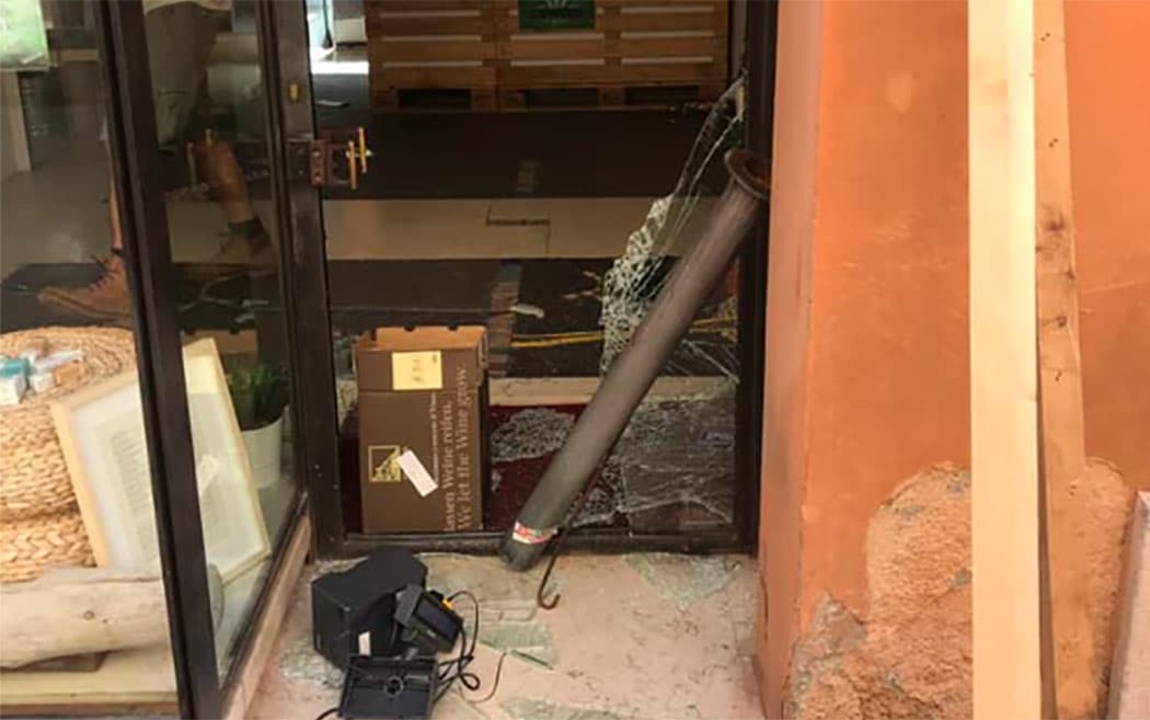 Cbweed Rimini Derubato Pasqua Canabis Light Spaventa