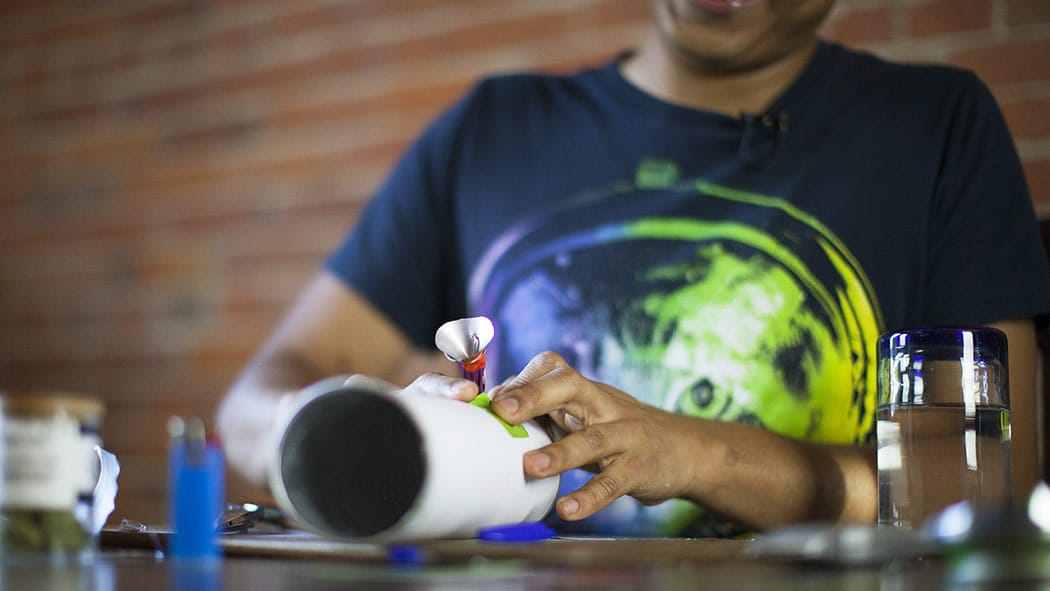 Bong Quale Materiale Scegliere Acrilico Silicone Ceramica Vetro