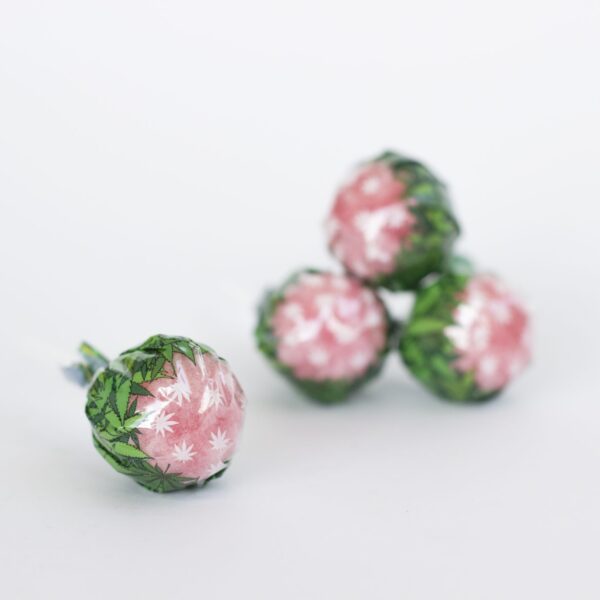 CBWEED-Lollipops-Strawberry