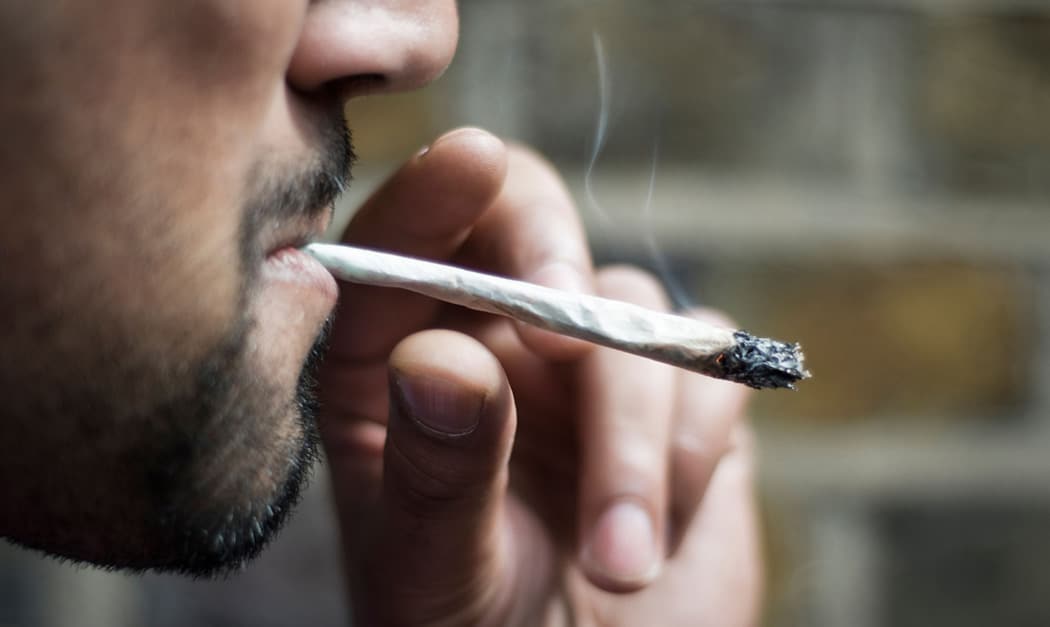 Guida-Come-Rollare-Perfettamente-Canna-Joint